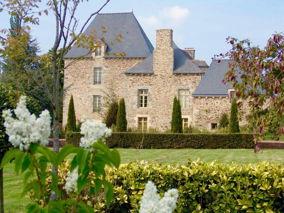 Gite La Terrasse - Manoir Le Plessix Madeuc Corseul Exterior photo